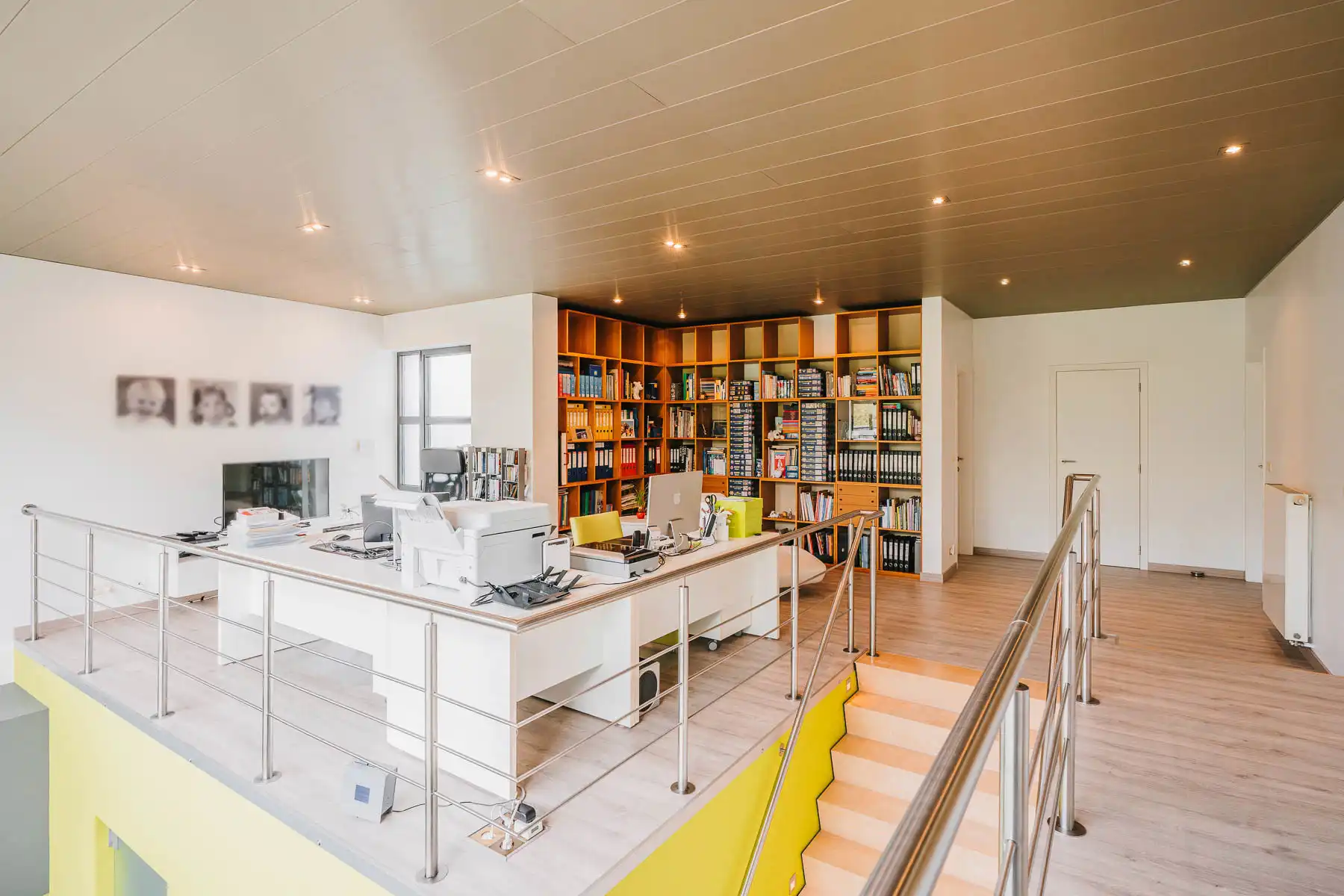 Stijlvolle, eigentijdse woning op een ruim perceel foto 22