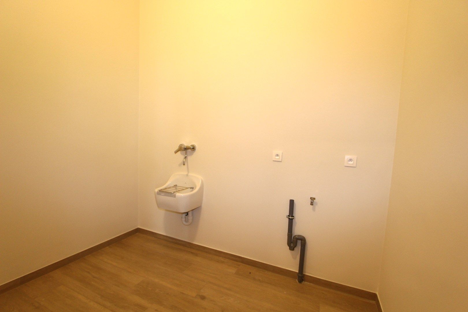 LUXE GELIJKVLOERS APPARTEMENT MET GROOT TERRAS foto 16