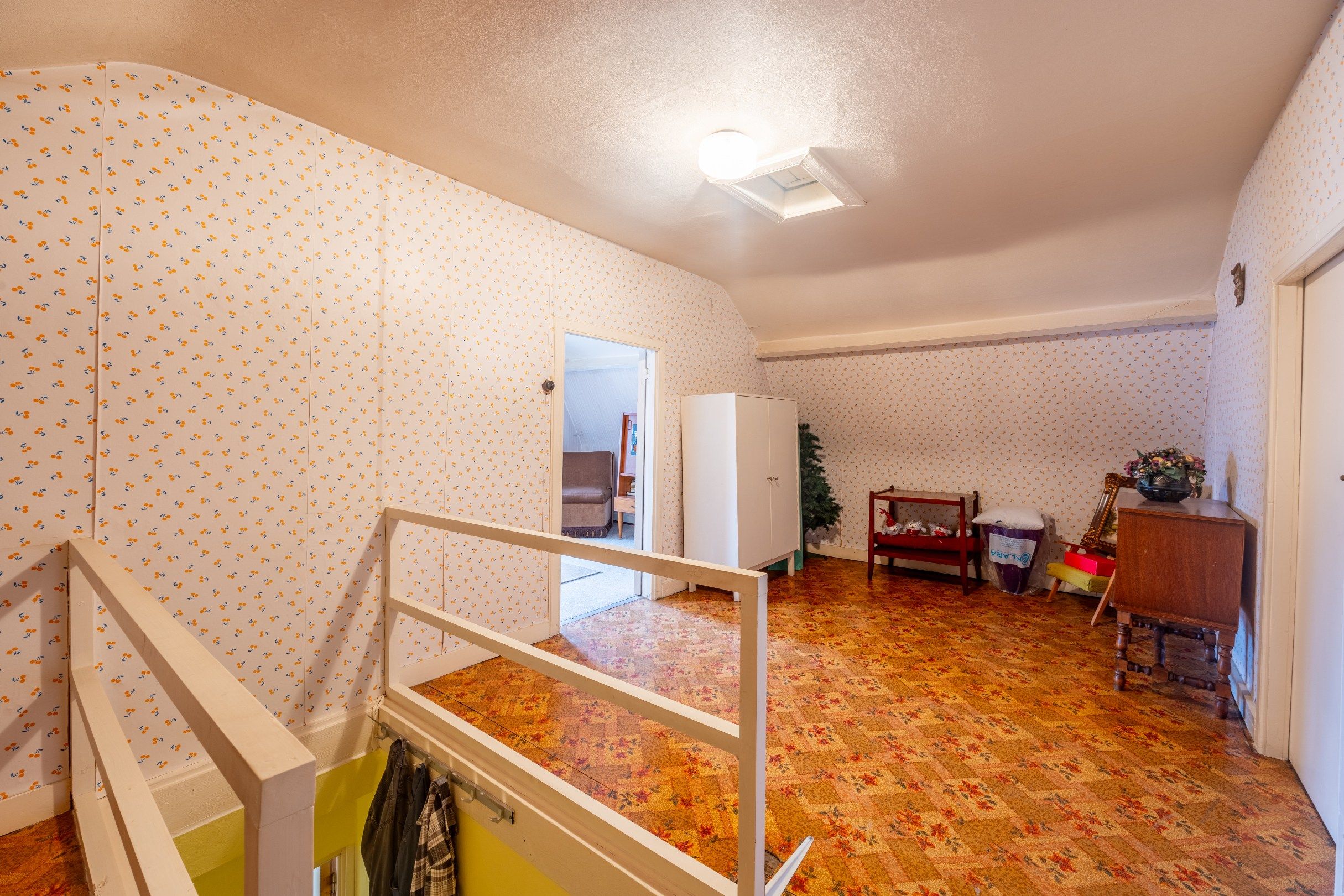 Te renoveren woning met grote garage/werkplaats  foto 15