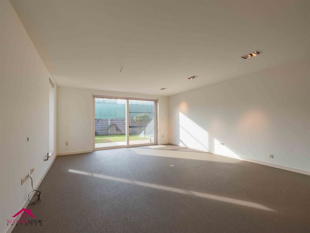 Vrijstaande woning, volledig gerenoveerd foto 30