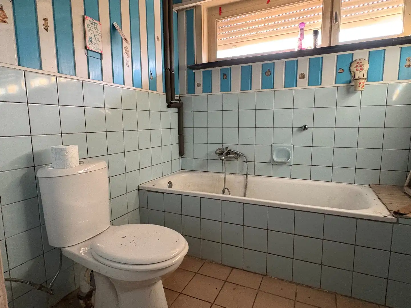 Gelijkvloerse woning op 537 m² met oprit, garage en 5 kamers foto 11