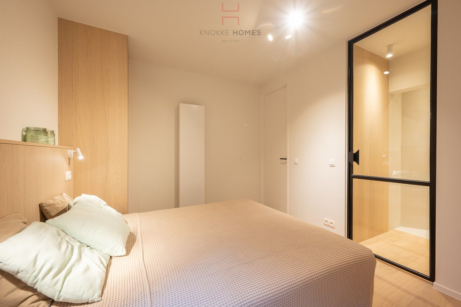 Modern gerenoveerd appartement met frontaal zeezicht in Heist-aan-zee foto 16