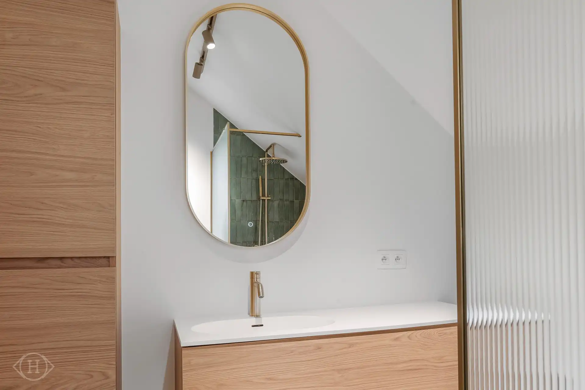 Luxe 3-slaapkamerappartement met ruim terras foto 12