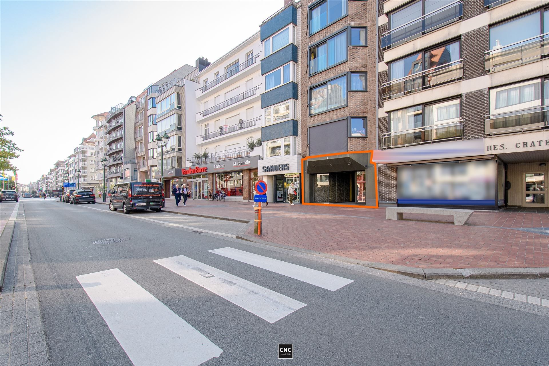 Centraal gelegen handelspand met woonst Lippenslaan 199 foto 3