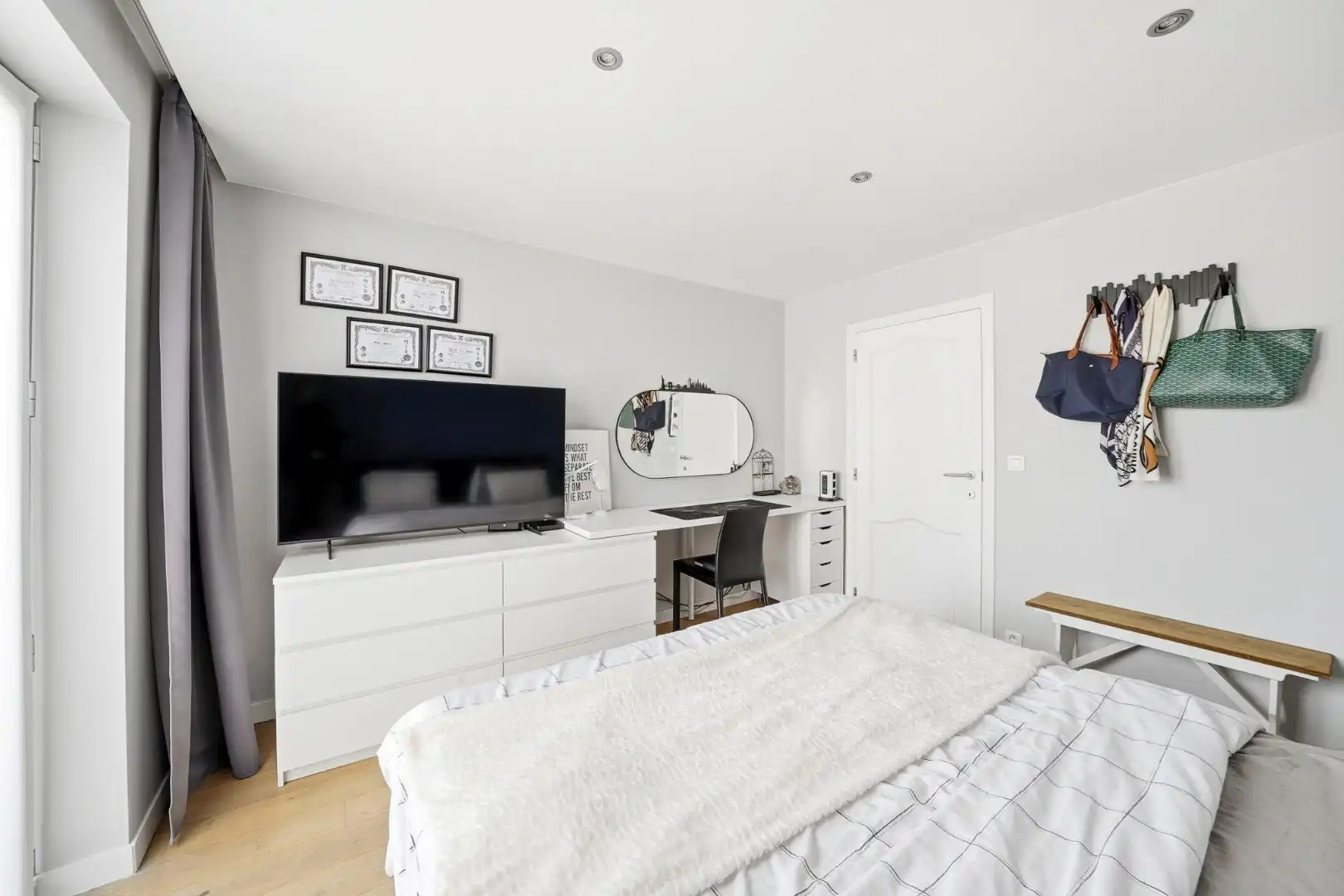 Instapklaar 3-slaapkamerappartement met garage en staanplaats in Oostende foto 16
