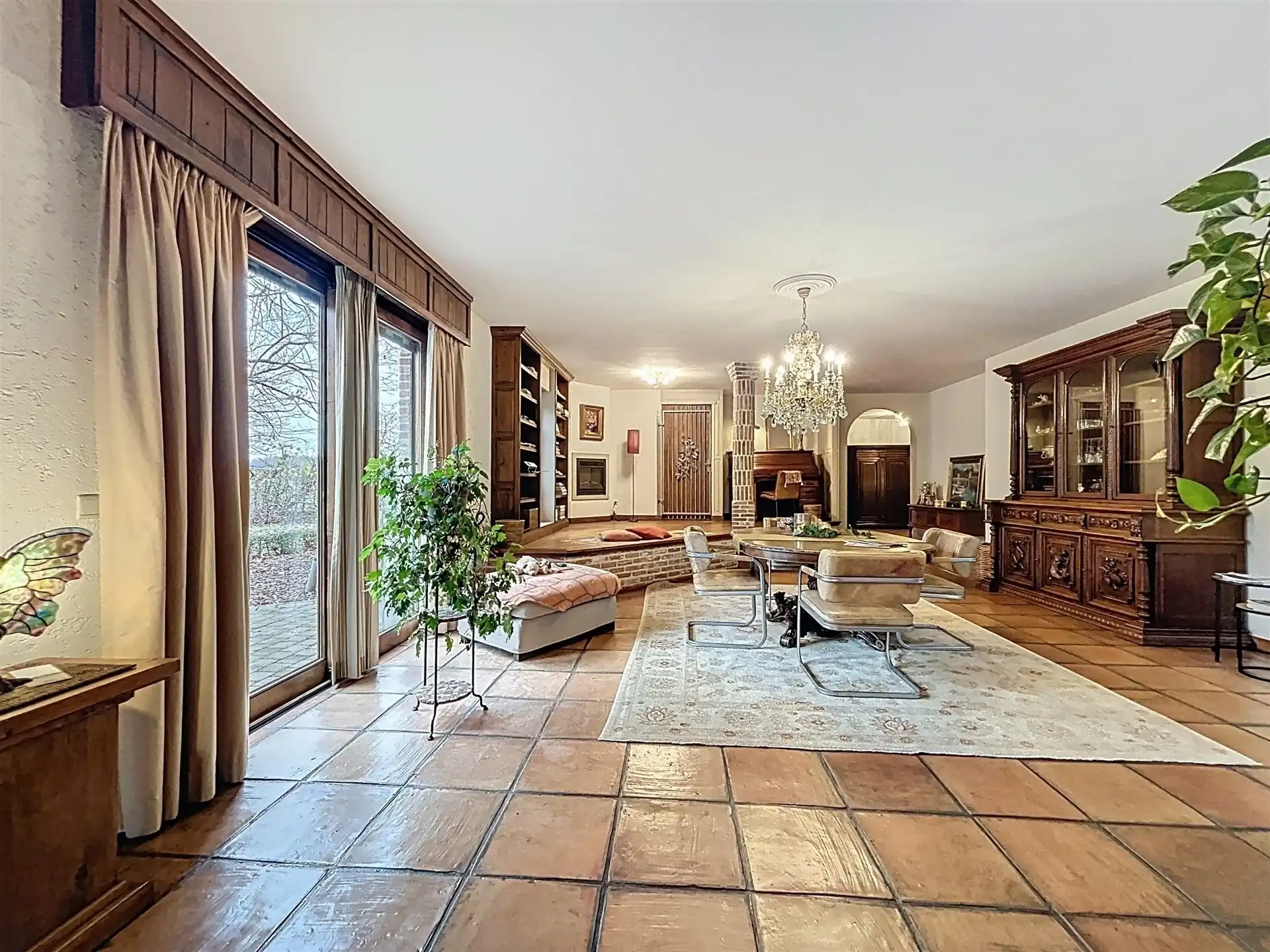 Energiezuinige statige villa met 5 slaapkamers en riant bijgebouw op perceel van 14262m² foto 15