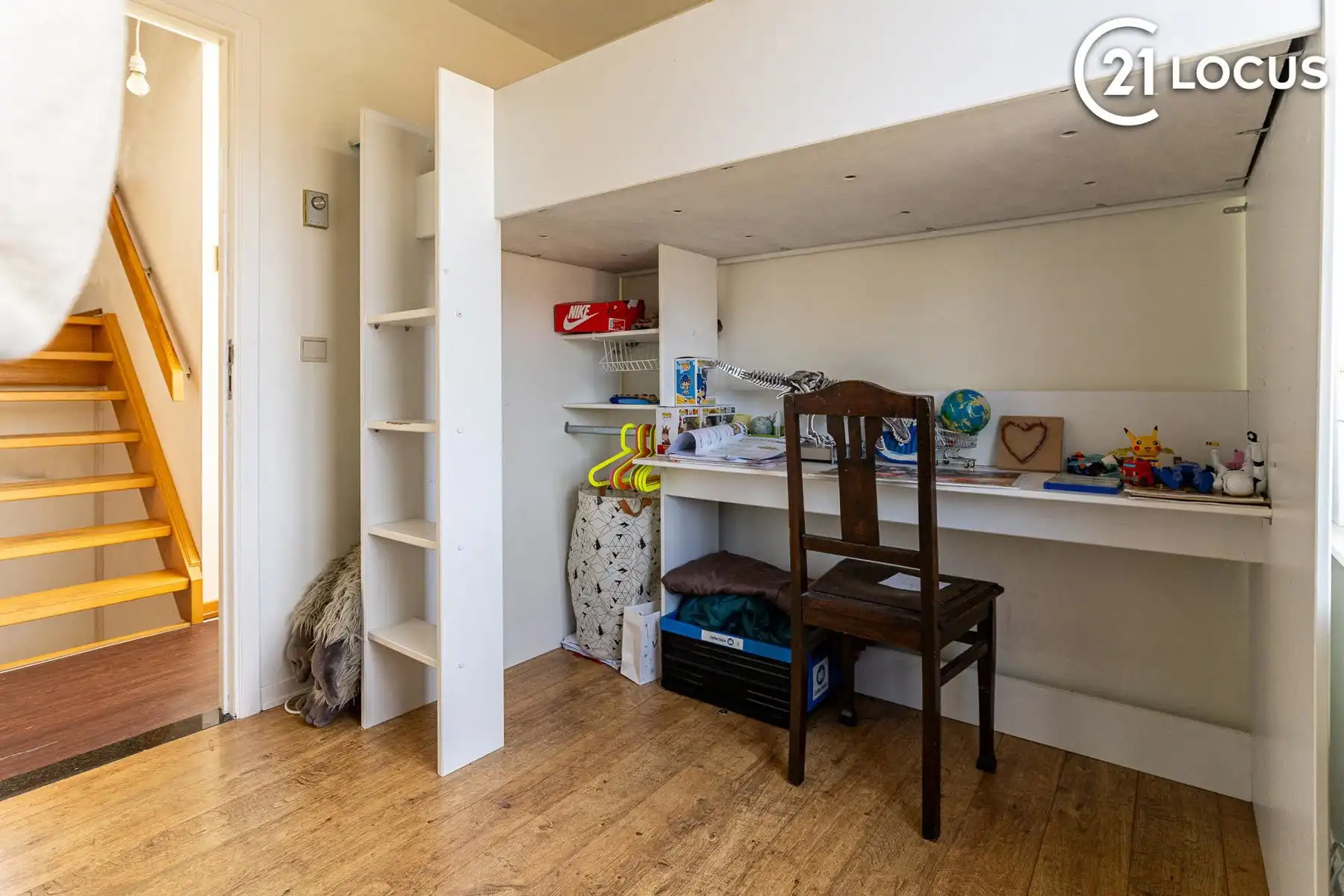 Ruime woning in rustige buurt te Zwijndrecht - 4 slaapkamers foto 8