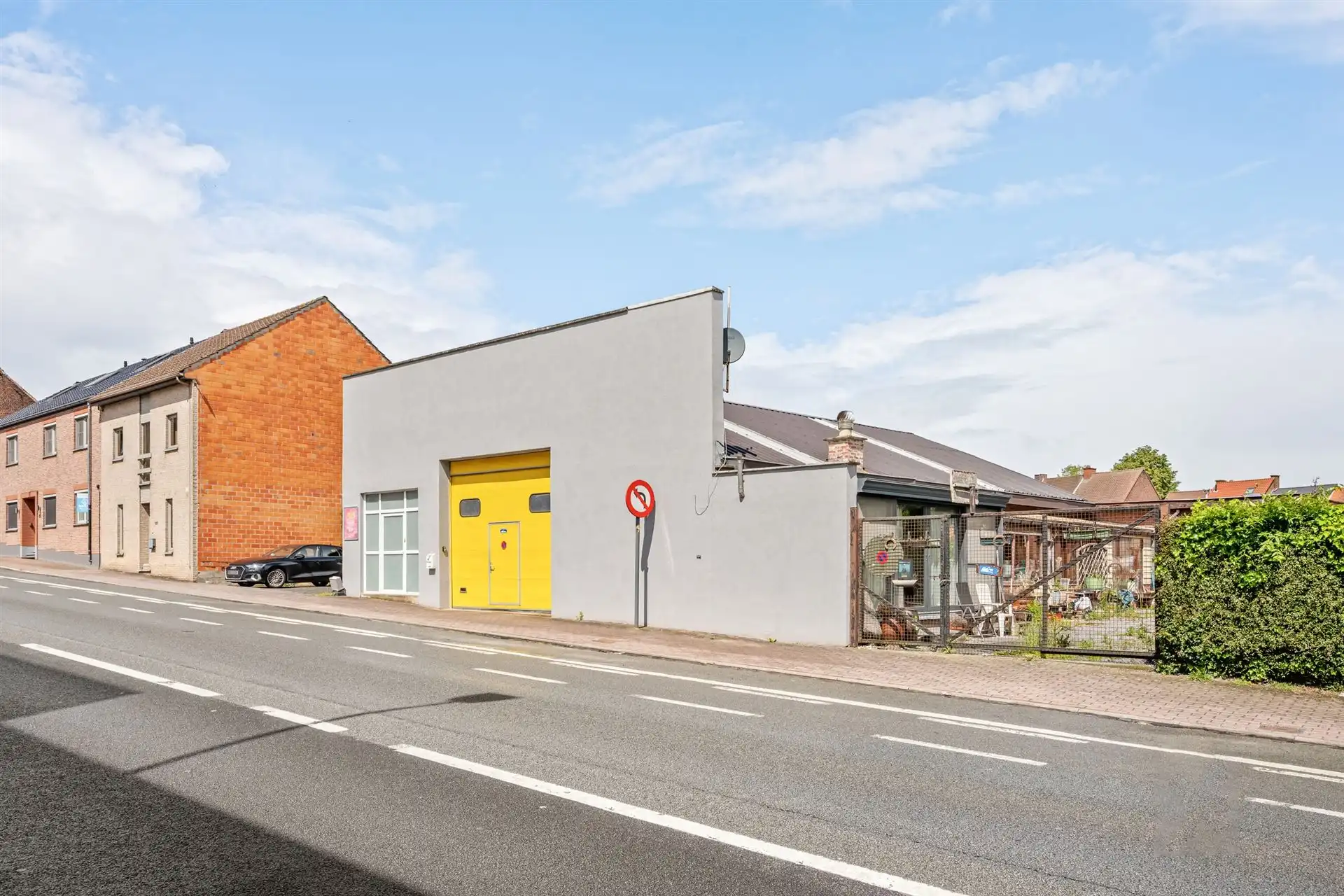 Magazijn te koop Kruisstraat 231-233 - 9600 Ronse