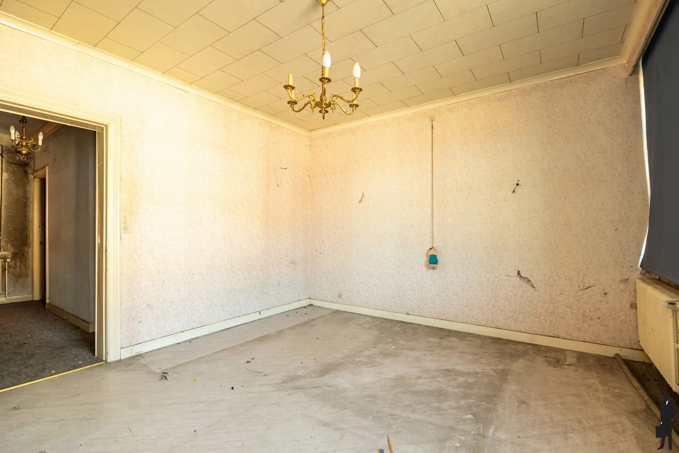 Te renoveren ruime woning met werkplaats foto 12