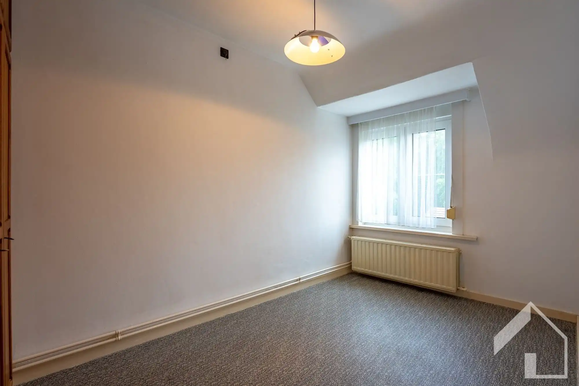 Te renoveren gezinswoning met veel potentieel op toplocatie in Brasschaat!  foto 12