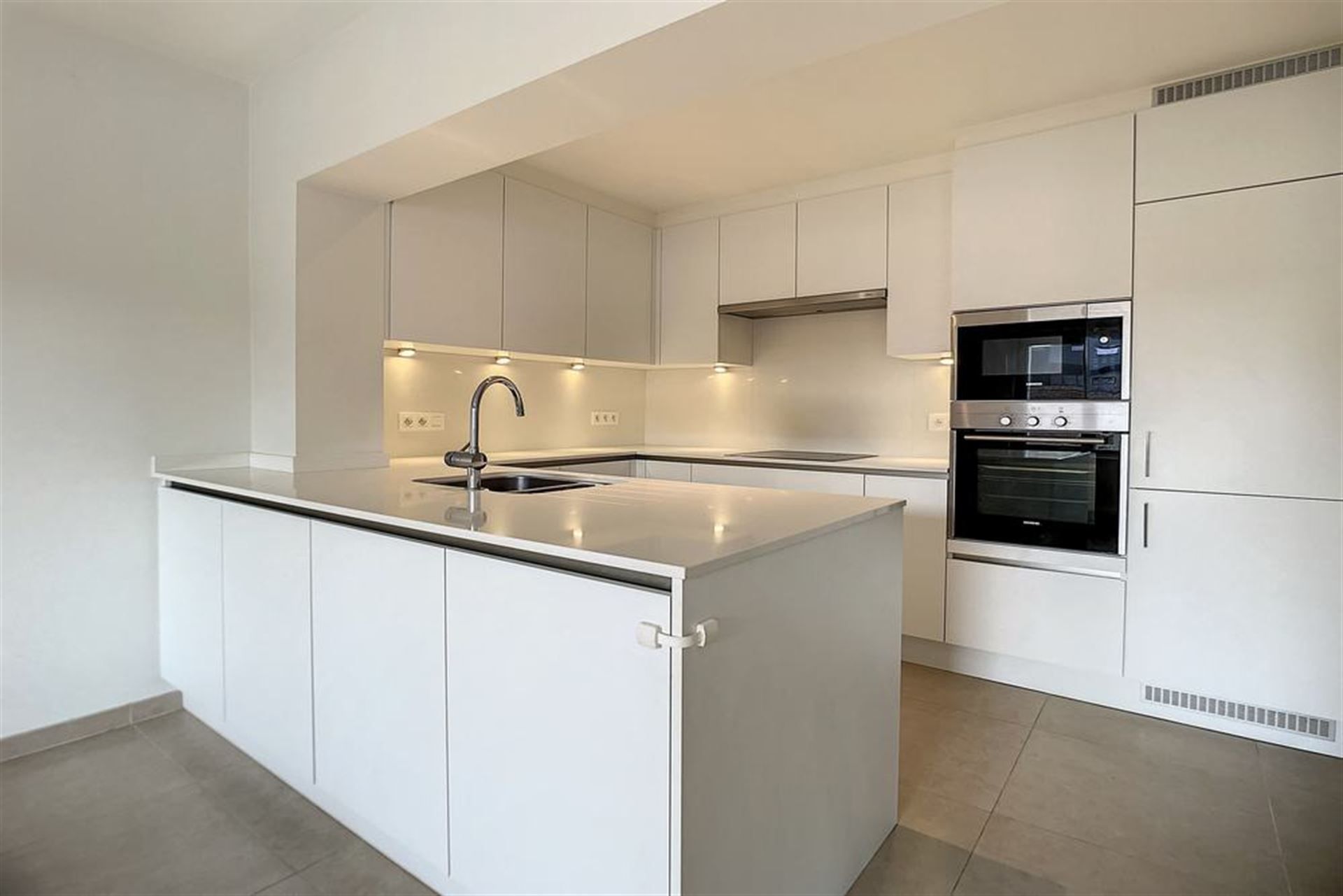 Appartement met 2 slaapkamers en garagebox foto 12