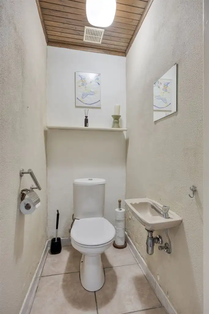 Gelijkvloerse, vrijstaande woning met 3 slaapkamers, omheinde tuin en garage op een rustige locatie nabij het centrum van Maaseik. foto 17