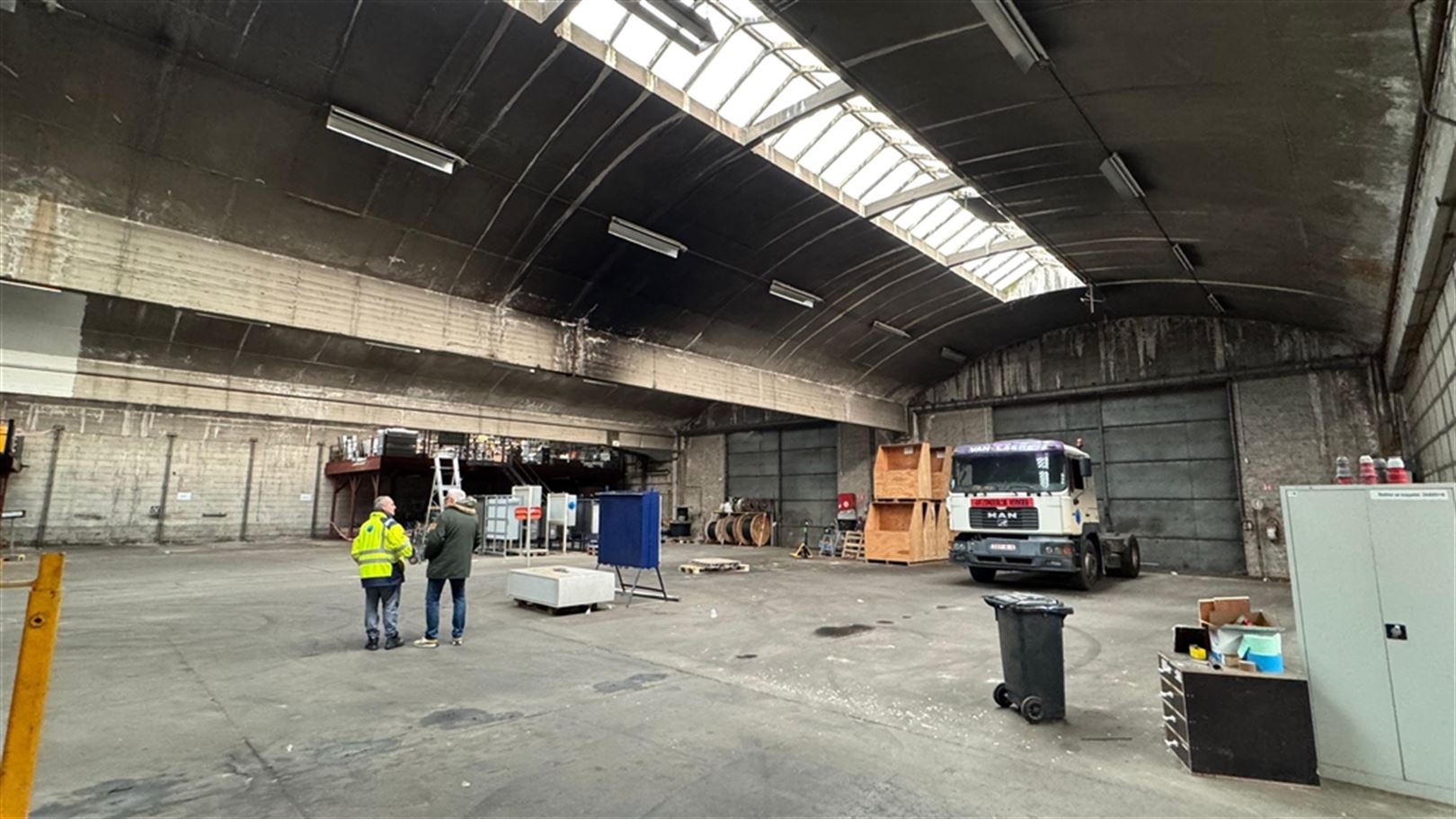 Semi-industrieele site met buitenterrein foto 5