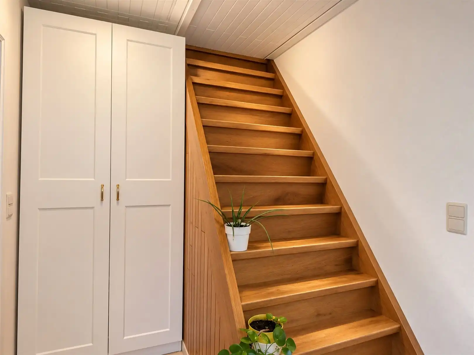 Woning met ruime tuin midden in het groen foto 8