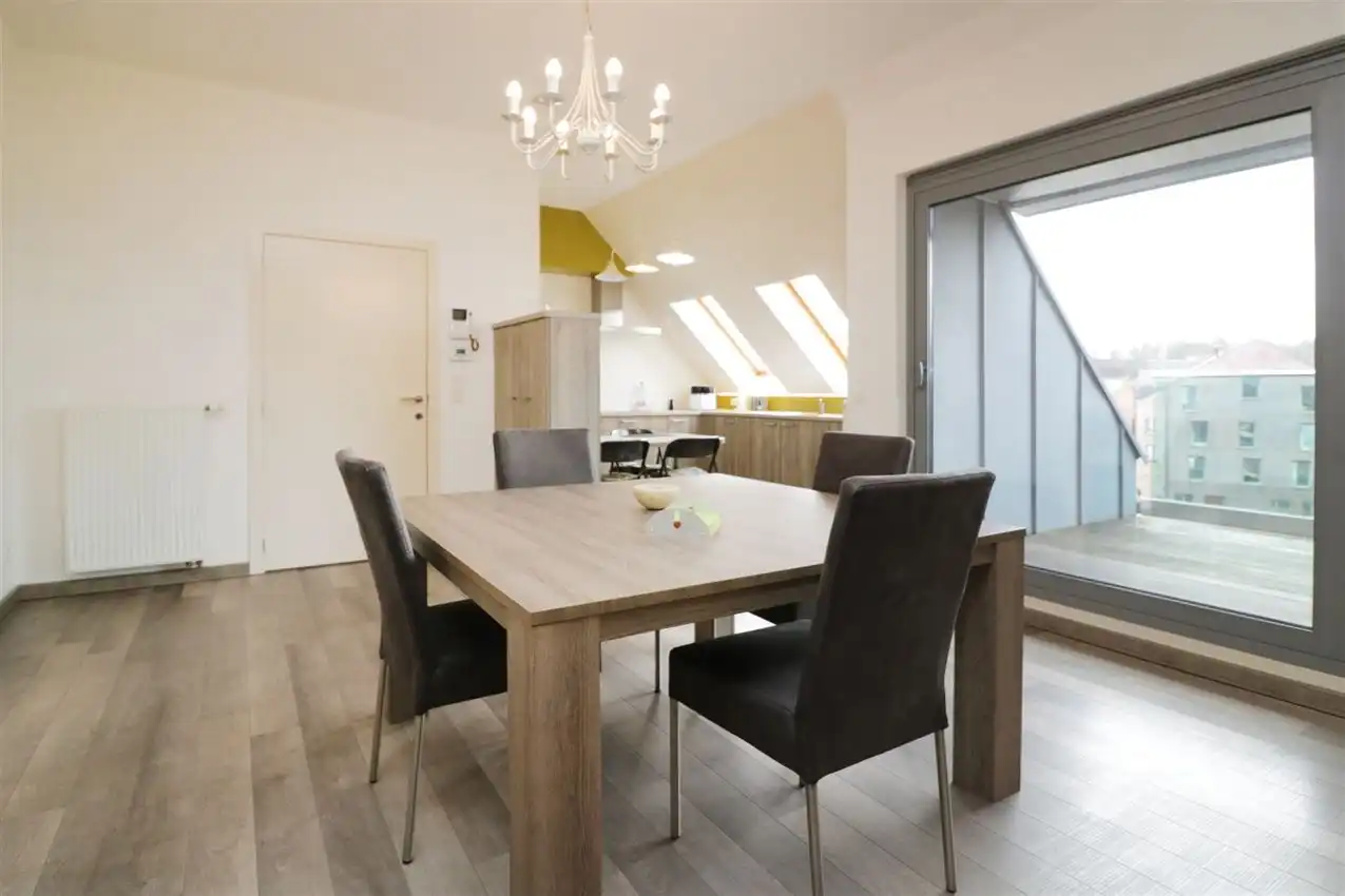 Zonnige penthouse met 2 slaapkamers, mooi terras, inclusief garage  foto 8