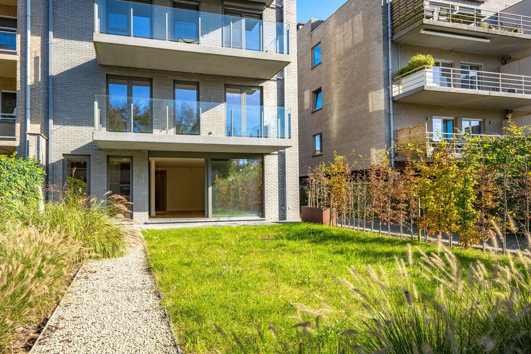 Centraal gelegen luxe nieuwbouwappartement op het gelijkvloers met 2 slaapkamers en tuin foto 12