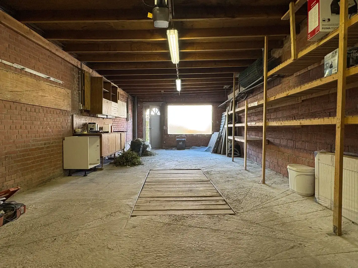 Instapklare woning te koop met uitweg en ruime garage achteraan en 3 slaapkamers met mogelijkheid tot het maken van een 4de slaapkamer.  foto 19