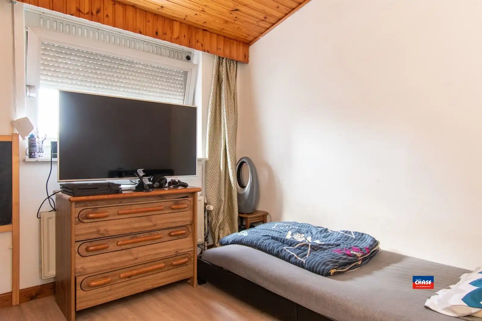 HOB met vier slaapkamers, tuin en garage foto 10