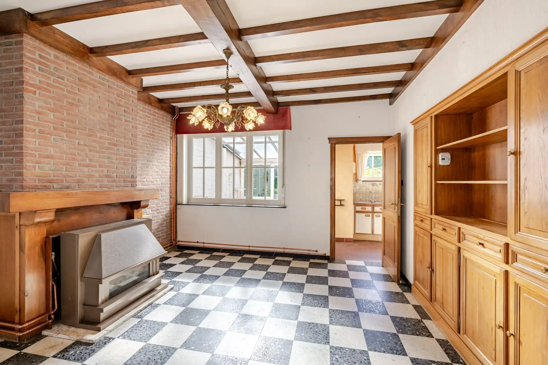 Te renoveren woning met 3 slks en zuidgerichte tuin foto 6