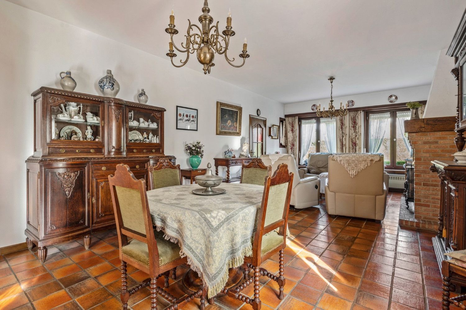 OPEN BEBOUWING MET GARAGE EN TUIN OP GOEDE LOCATIE! foto 3