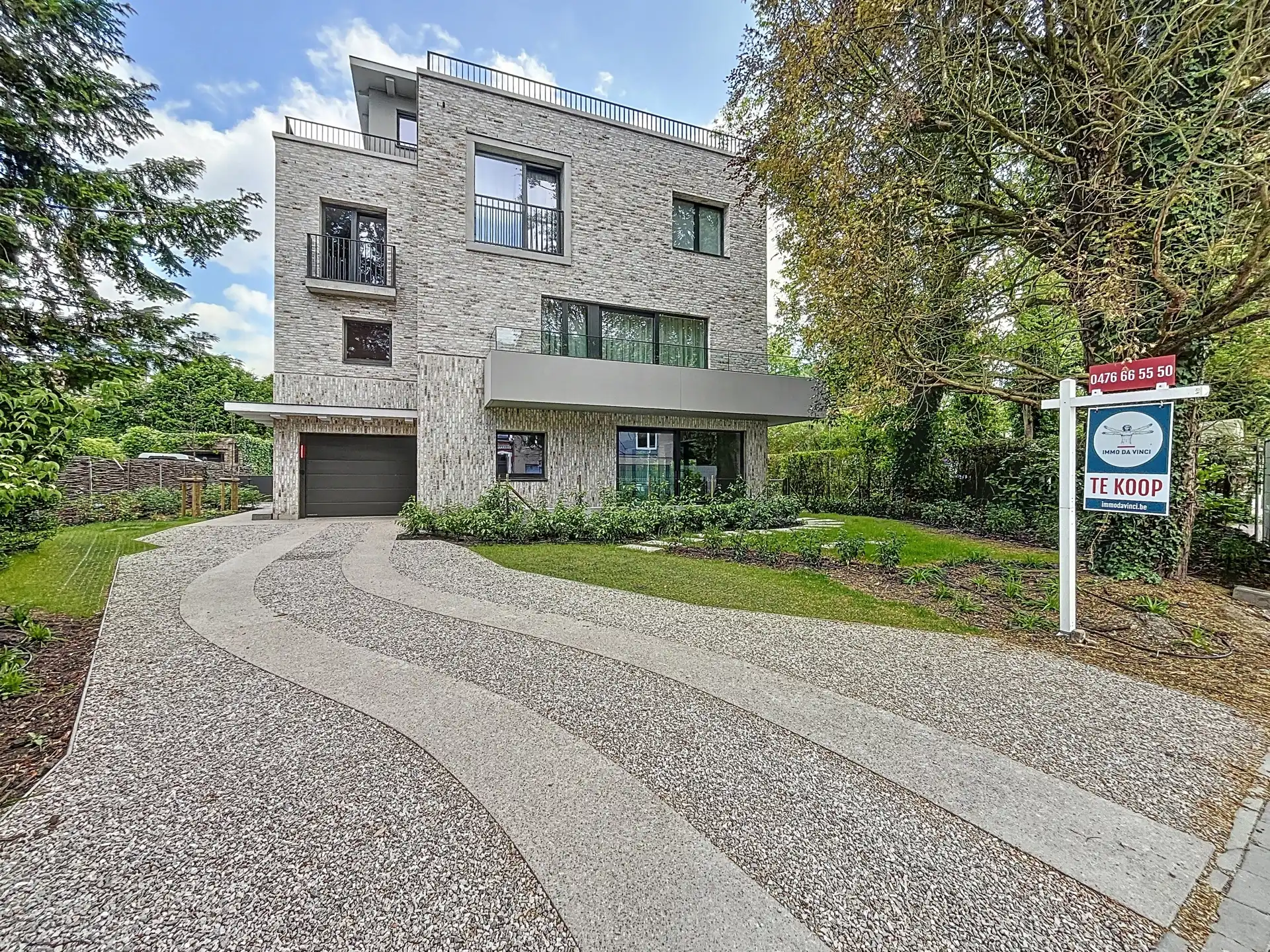 Luxueus nieuwbouwappartement nabij station Gent-Sint-Pieters foto {{pictureIndex}}