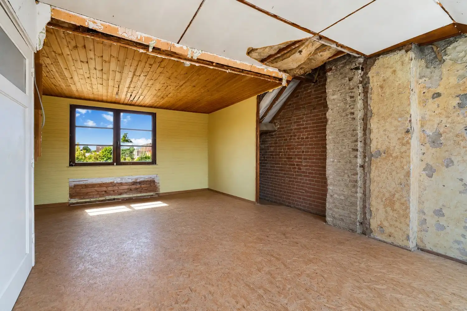 Gezinswoning met ruime garage, grote zolder en zonnige tuin foto 18