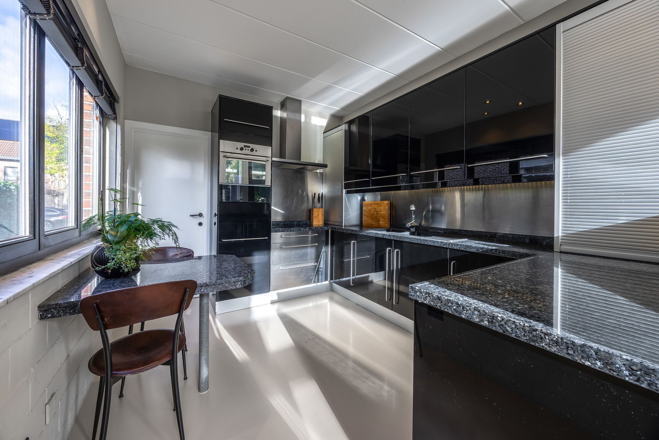 Halfopen bebouwing met tuin en multifunctioneel bijgebouw foto 16