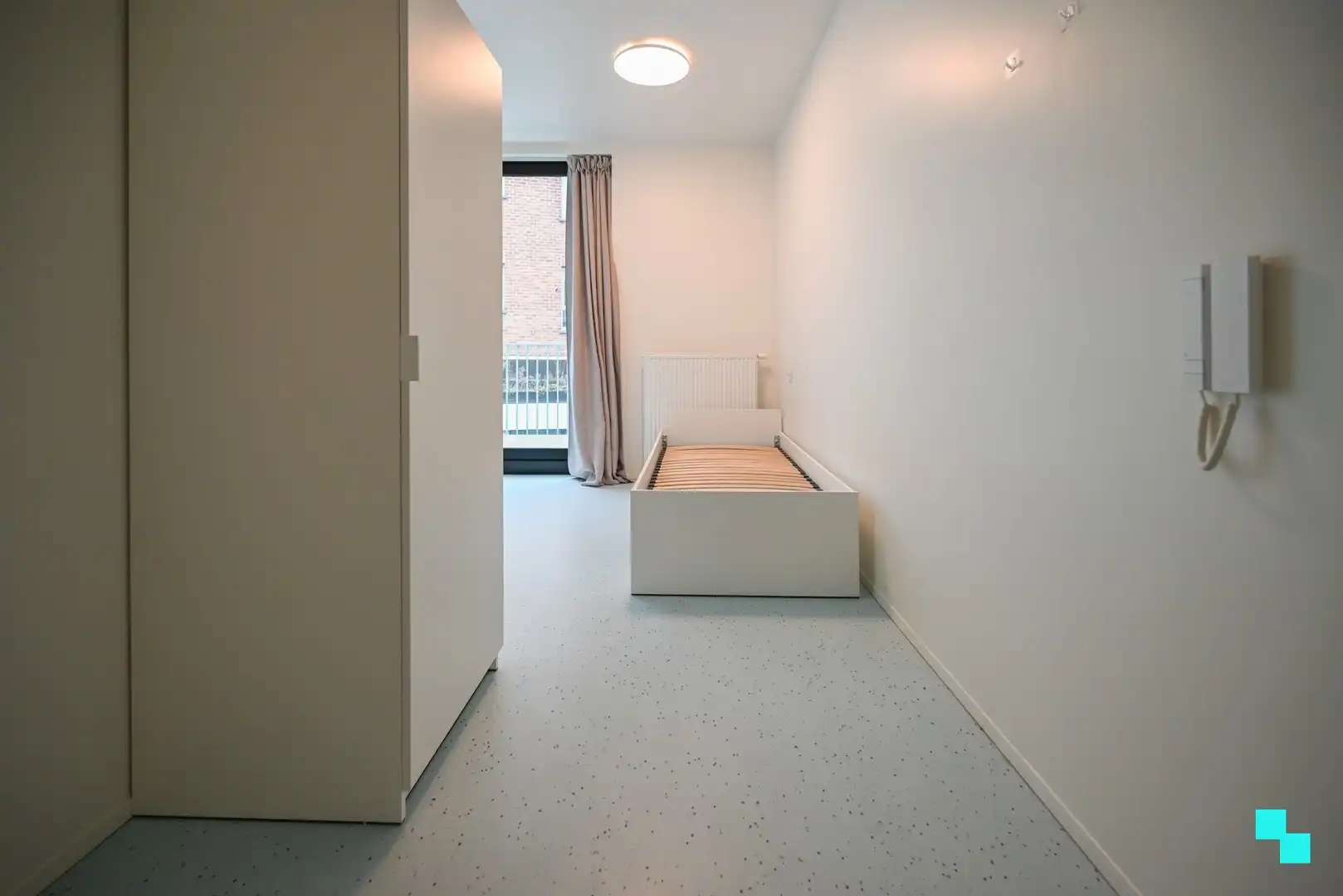 Studentenkamer met eigen badkamer en terras, centrum Kortrijk foto 6