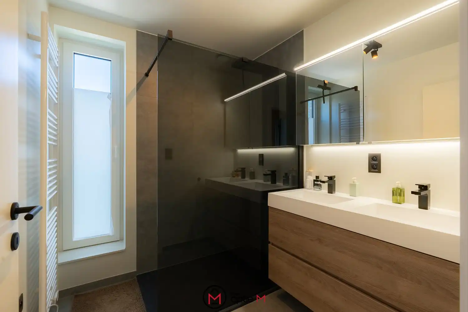 Instapklare woning te koop met hoogwaardige afwerking foto 17