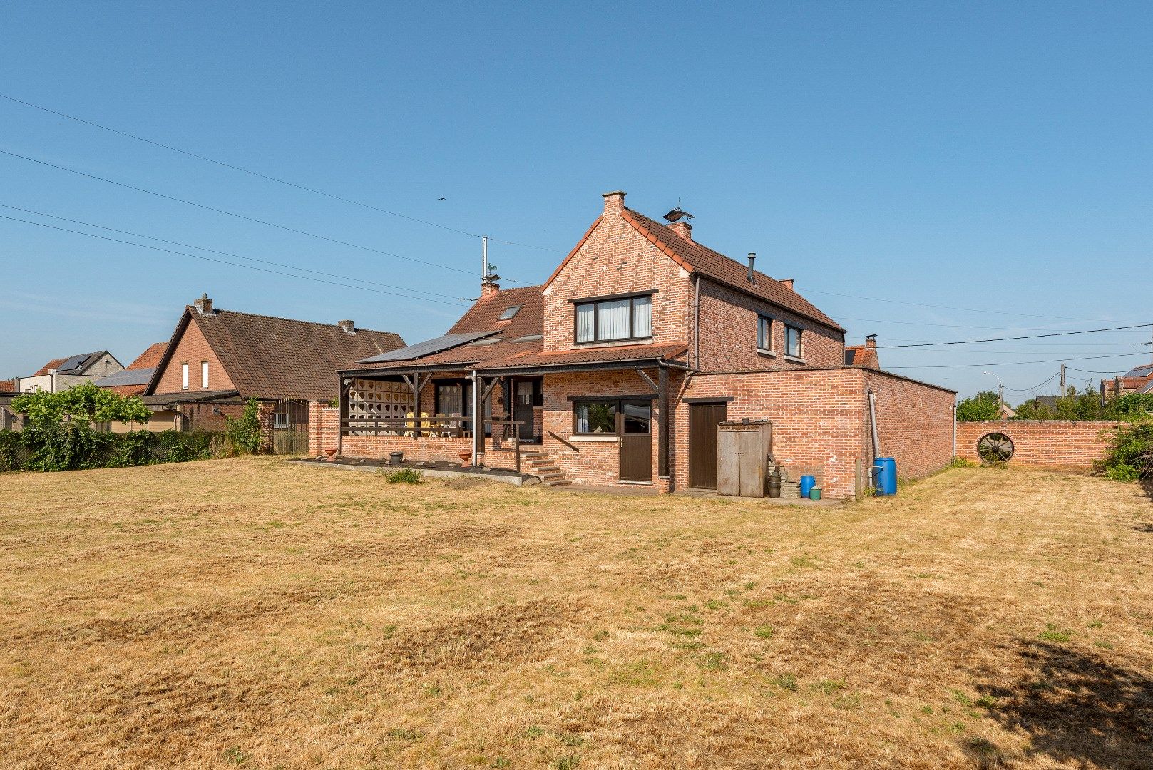 IN OPTIE. Ruime villa op 2 bouwgronden met garages/magazijn op 1291m² foto 4