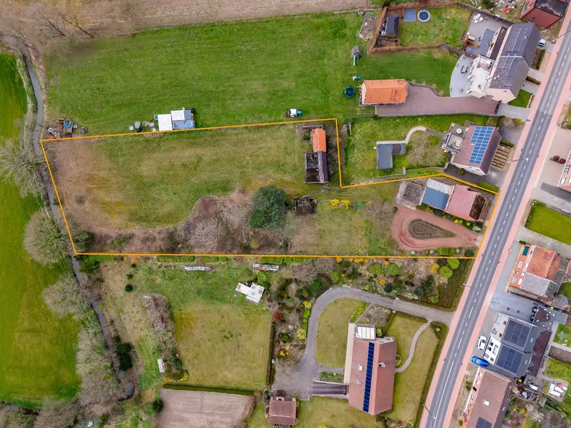 Te renoveren 3slk woning op uitzonderlijk perceel van 34 are  foto 2