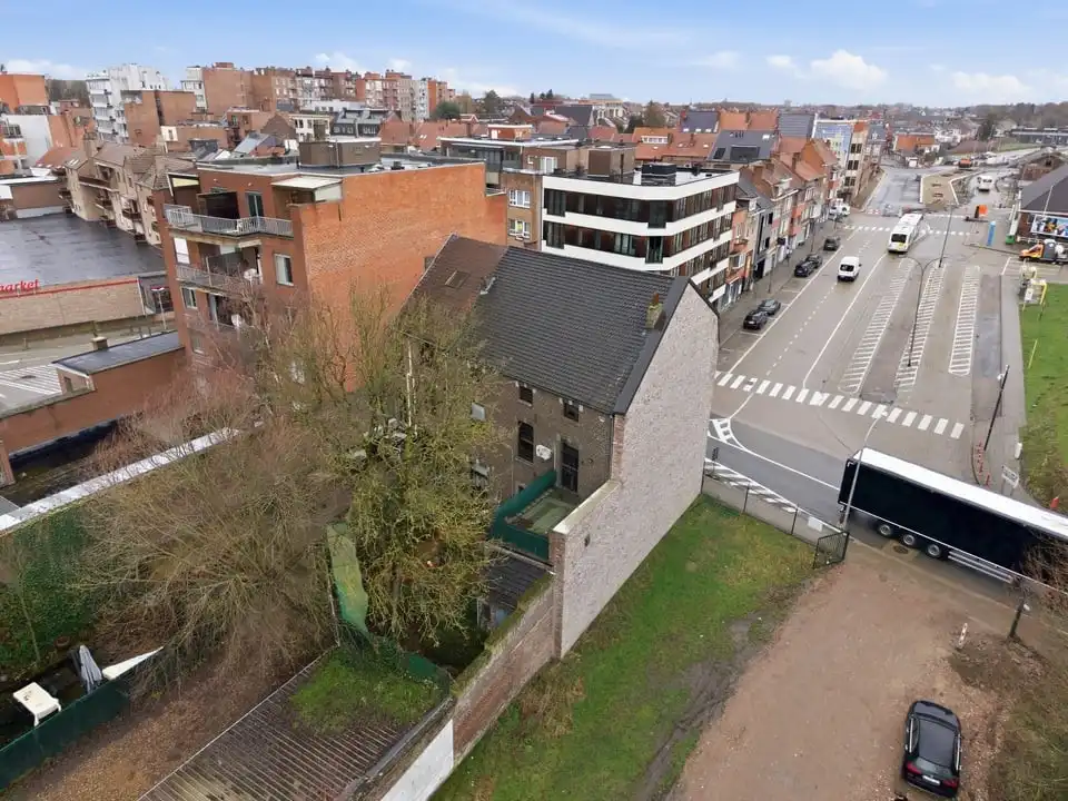 KARAKTERVOL PAND MET AUTHENTIEKE UITSTRALING EN VEEL POTENTIEEL IN TONGEREN foto 2