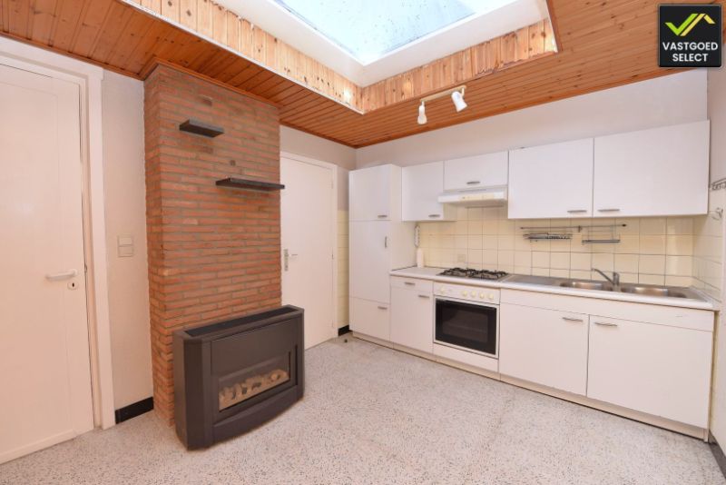 Vastgoed Select: Rijwoning met westgerichte tuin, open zicht, garage en 2 slaapkamers in Eeklo foto 6