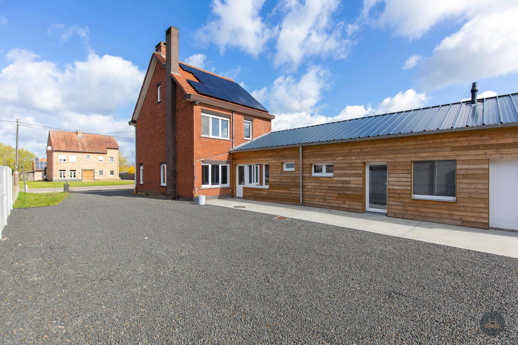 Gerenoveerde woning met 3 slaapkamers foto 23