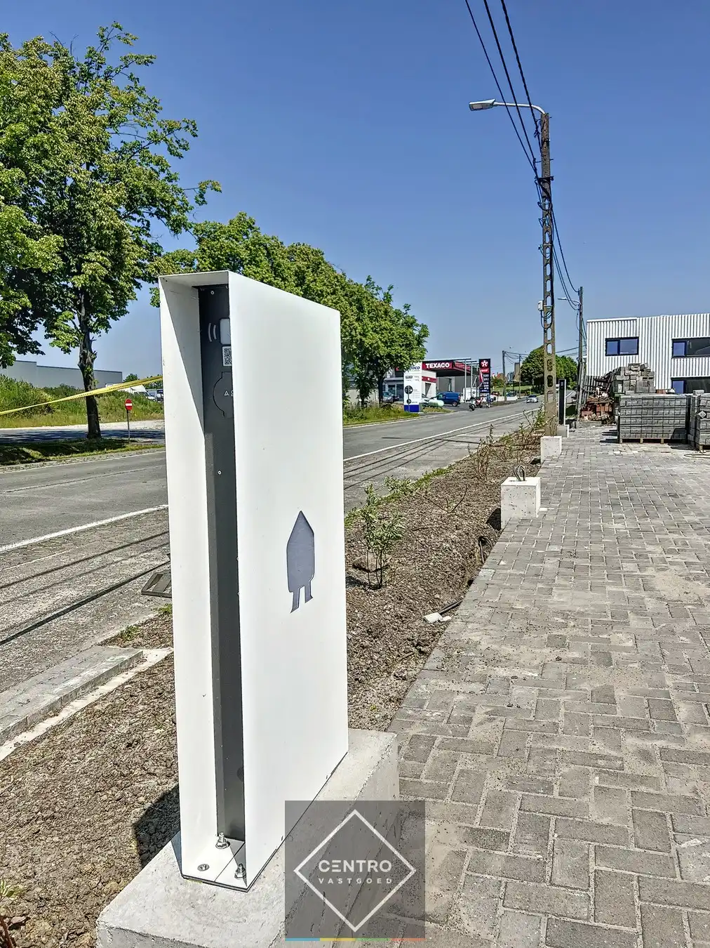 Laatste ENERGIEZUINIGE kantoorruimte (± 210 m²) TE HUUR op zichtlocatie te Vichte. Laadpalen, warmtepompen etc. foto 2