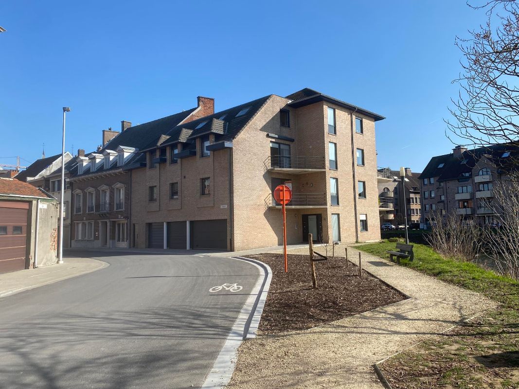 Centraal gelegen appartement met 2 slaapkamers. foto 2