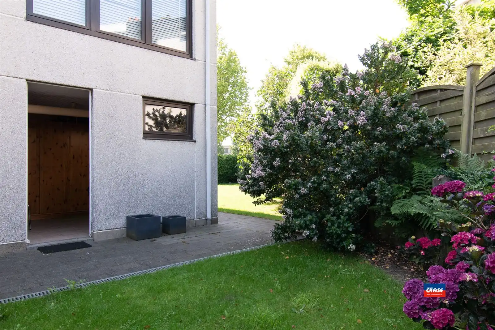 HOB Bel-étage met 3 slaapkamers, garage en tuin foto 8