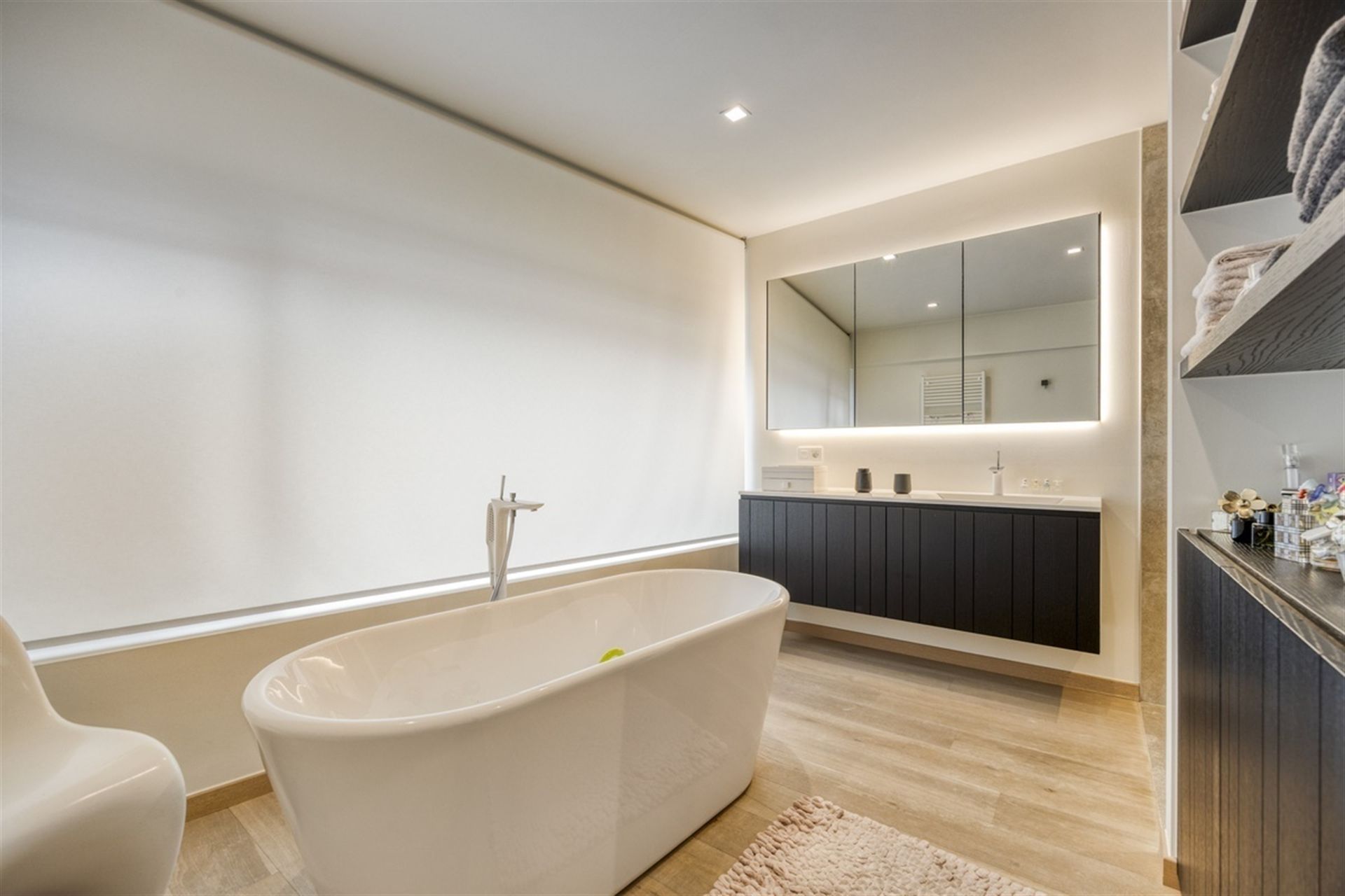 VERKOCHT BINNEN DE WEEK !!!!!    3-slaapkamerwoning in hartje Liedekerk foto 19