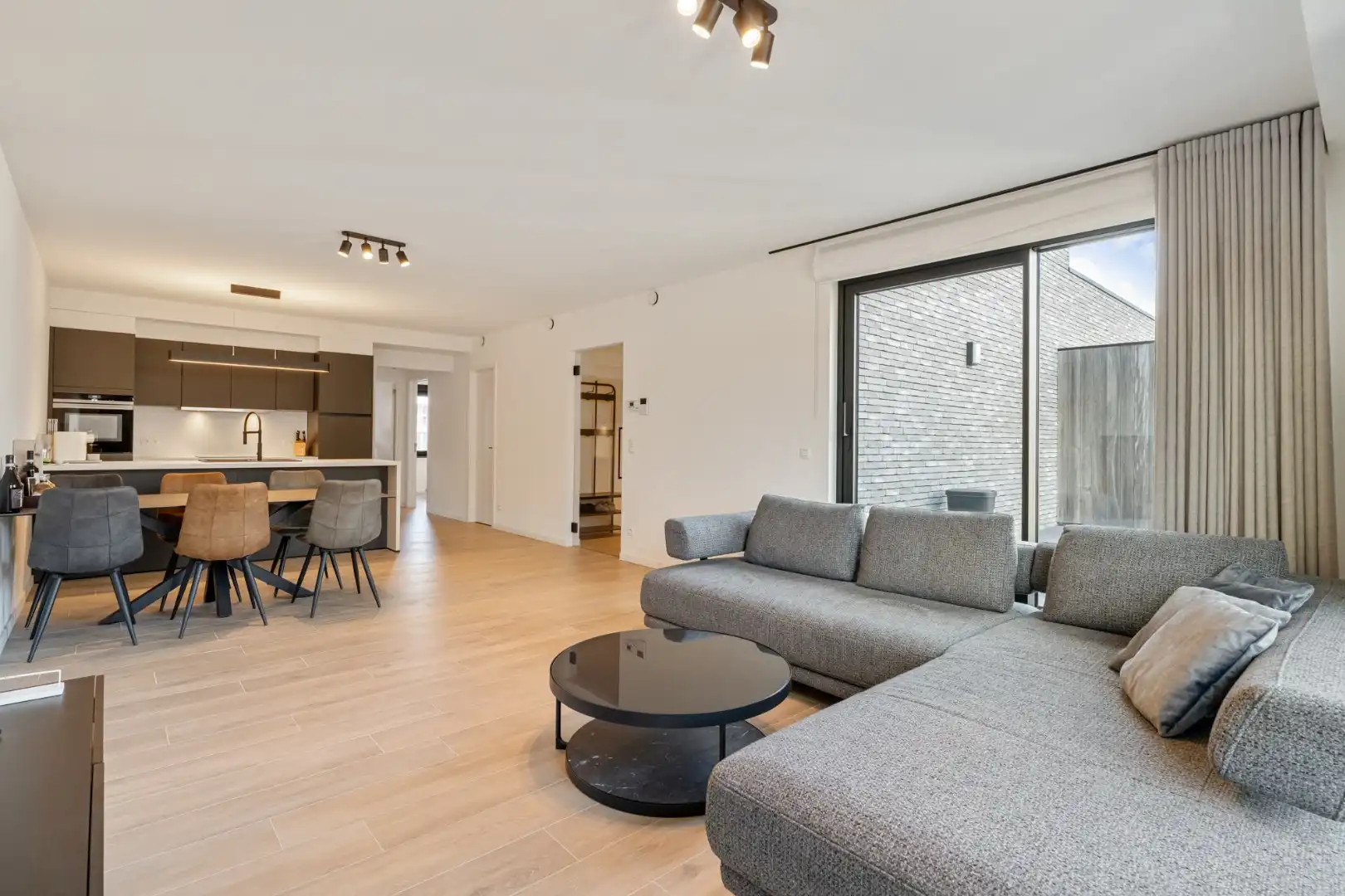 Energiezuinig 2 slpk app, 97m² + terras, parking en berging foto 3