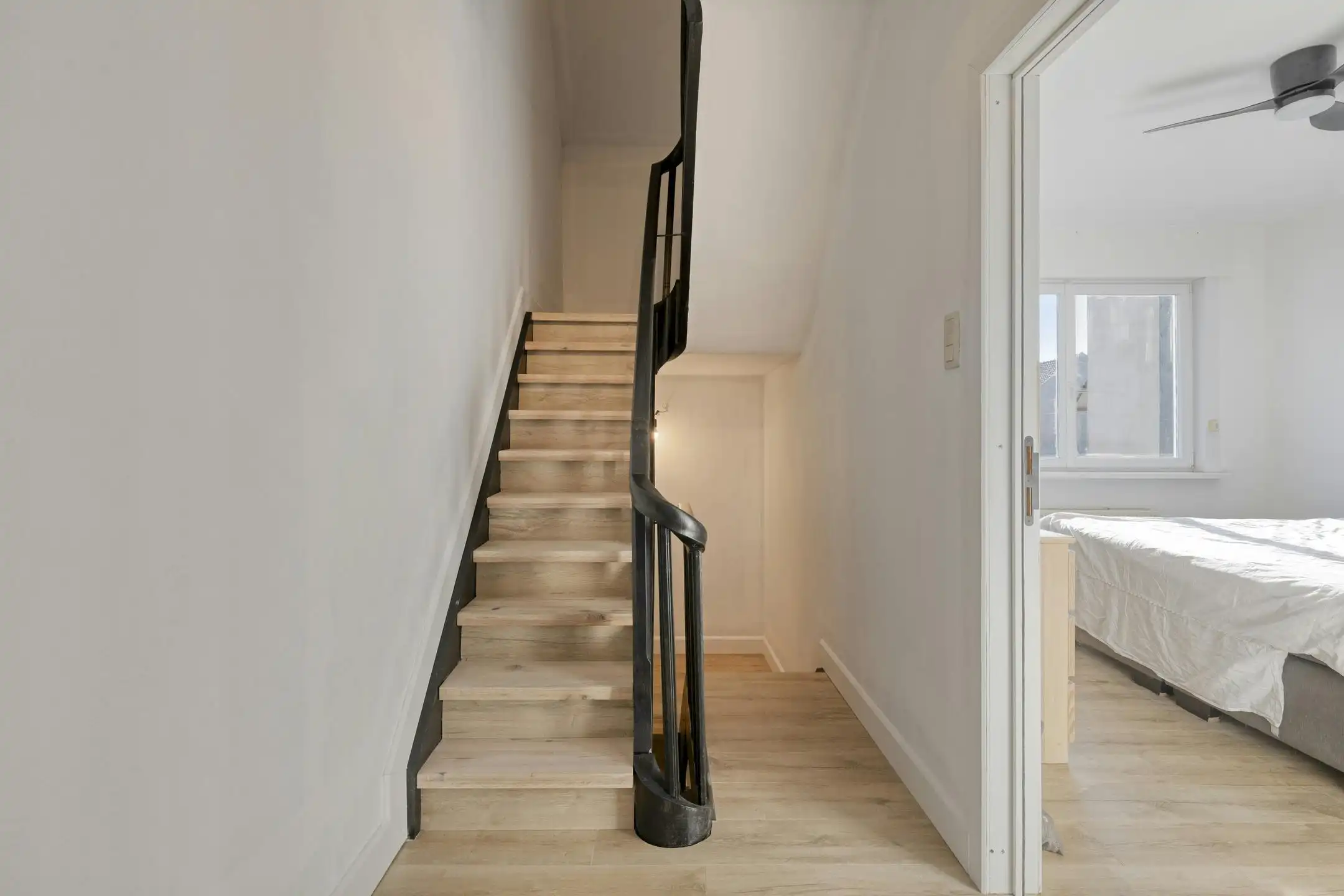 Gerenoveerd huis met 5 slaapkamers te koop in Zeebrugge foto 7