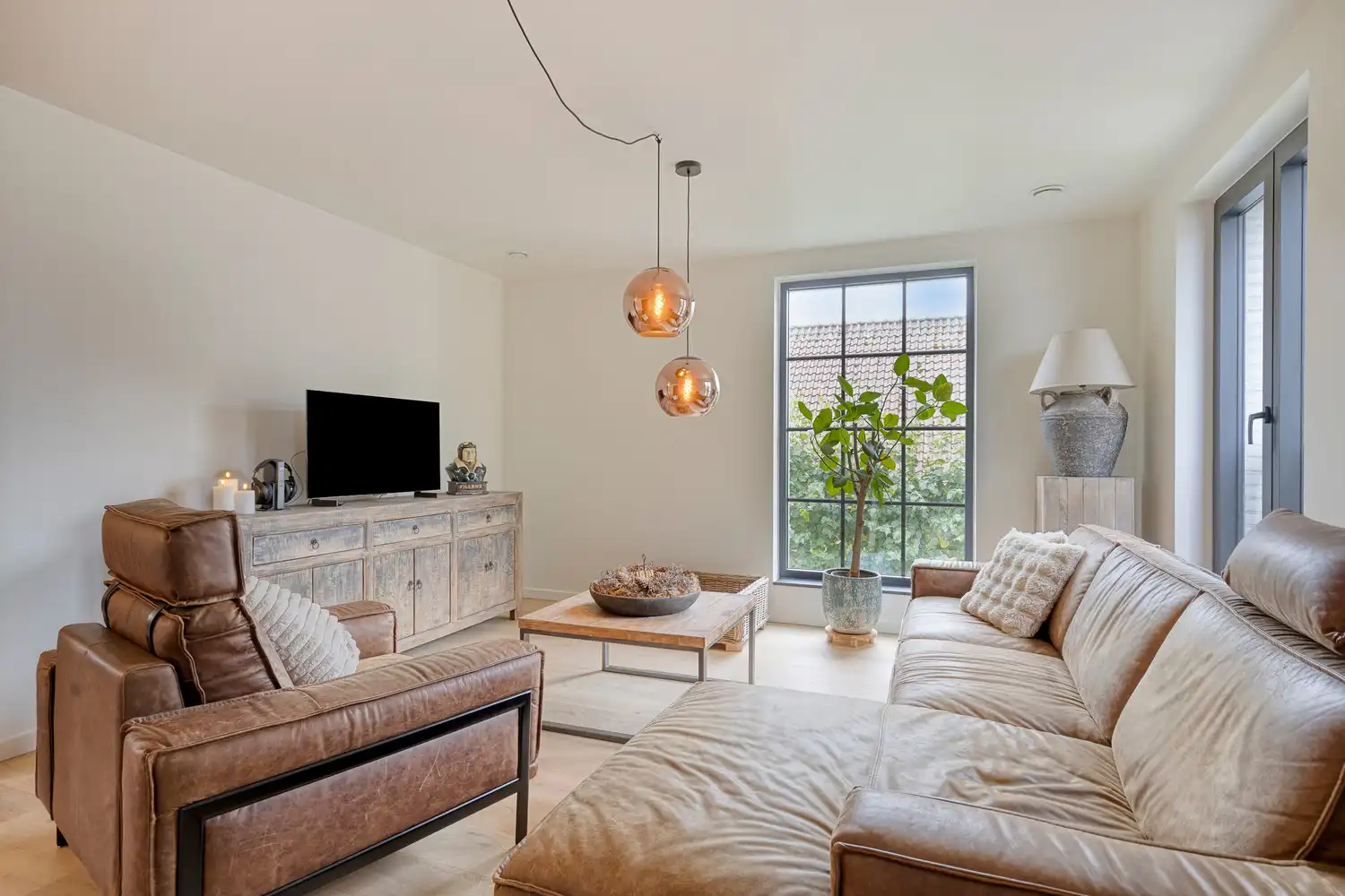 LUXUEUS APPARTEMENT MET PRIVE TUIN, TERRAS EN GARAGE VOOR 2 WAGENS TE OLMEN! foto 4