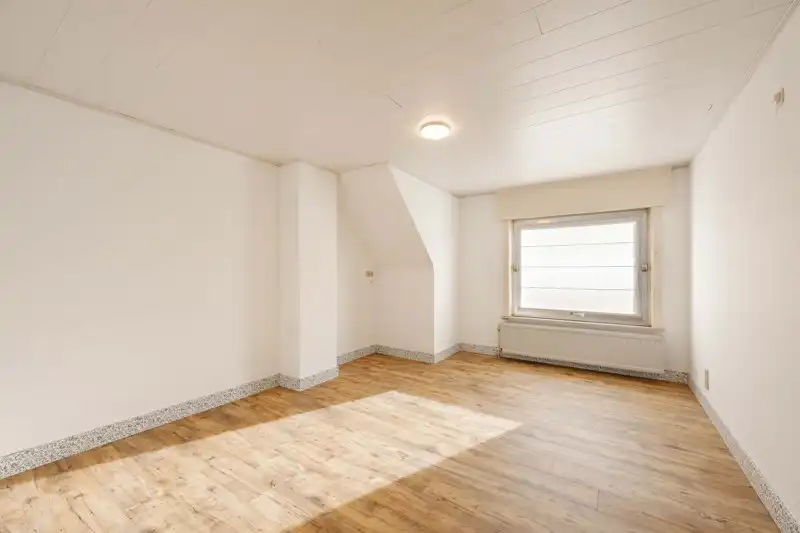 ✨ Instapklaar en vernieuwd appartement met 3 slaapkamers en 2 terrassen in het hart van Wakken! foto 14