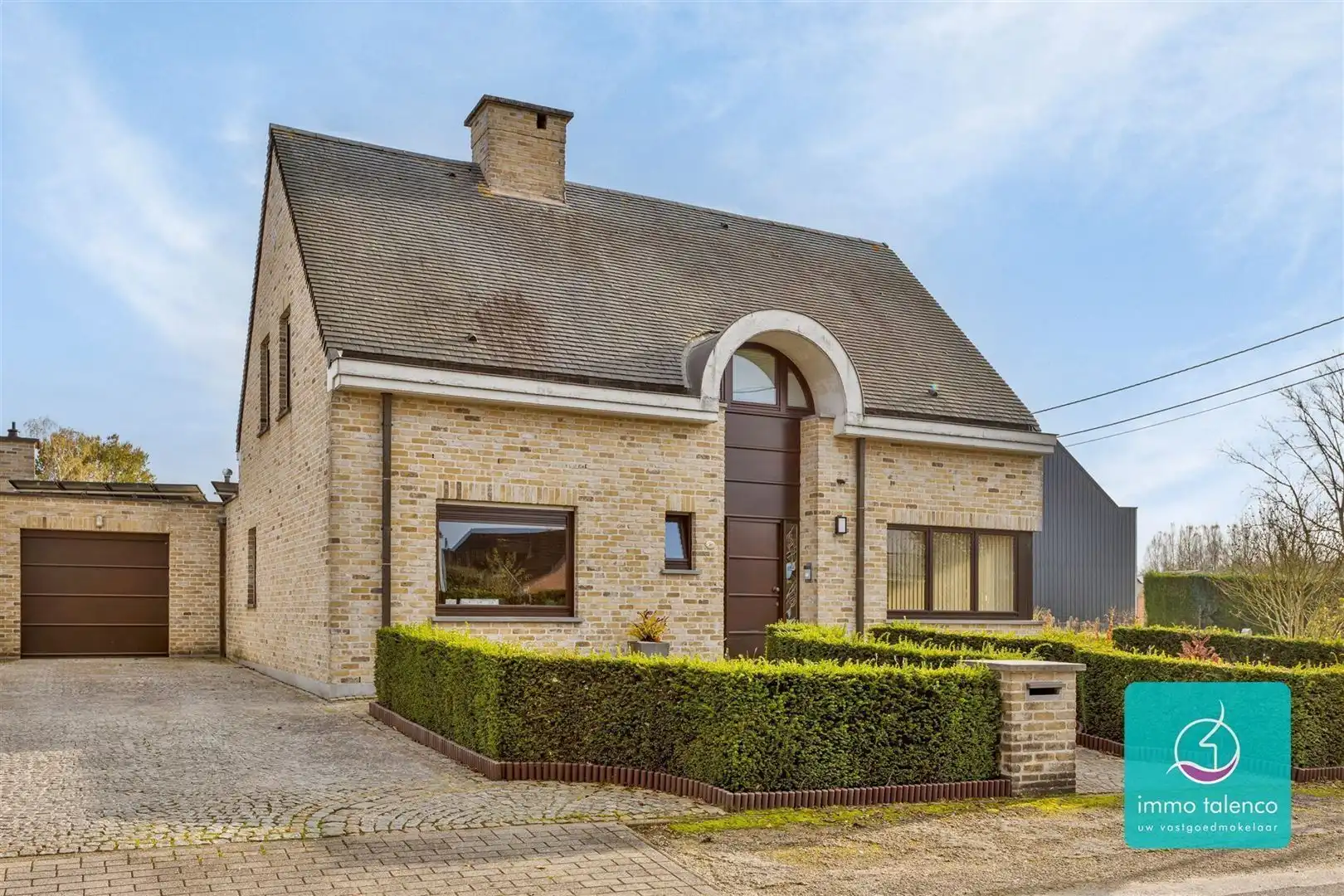 Alleenstaande VILLA - 4 SLPKS - 4 are 10 ca - Tuin - Garage  foto 3