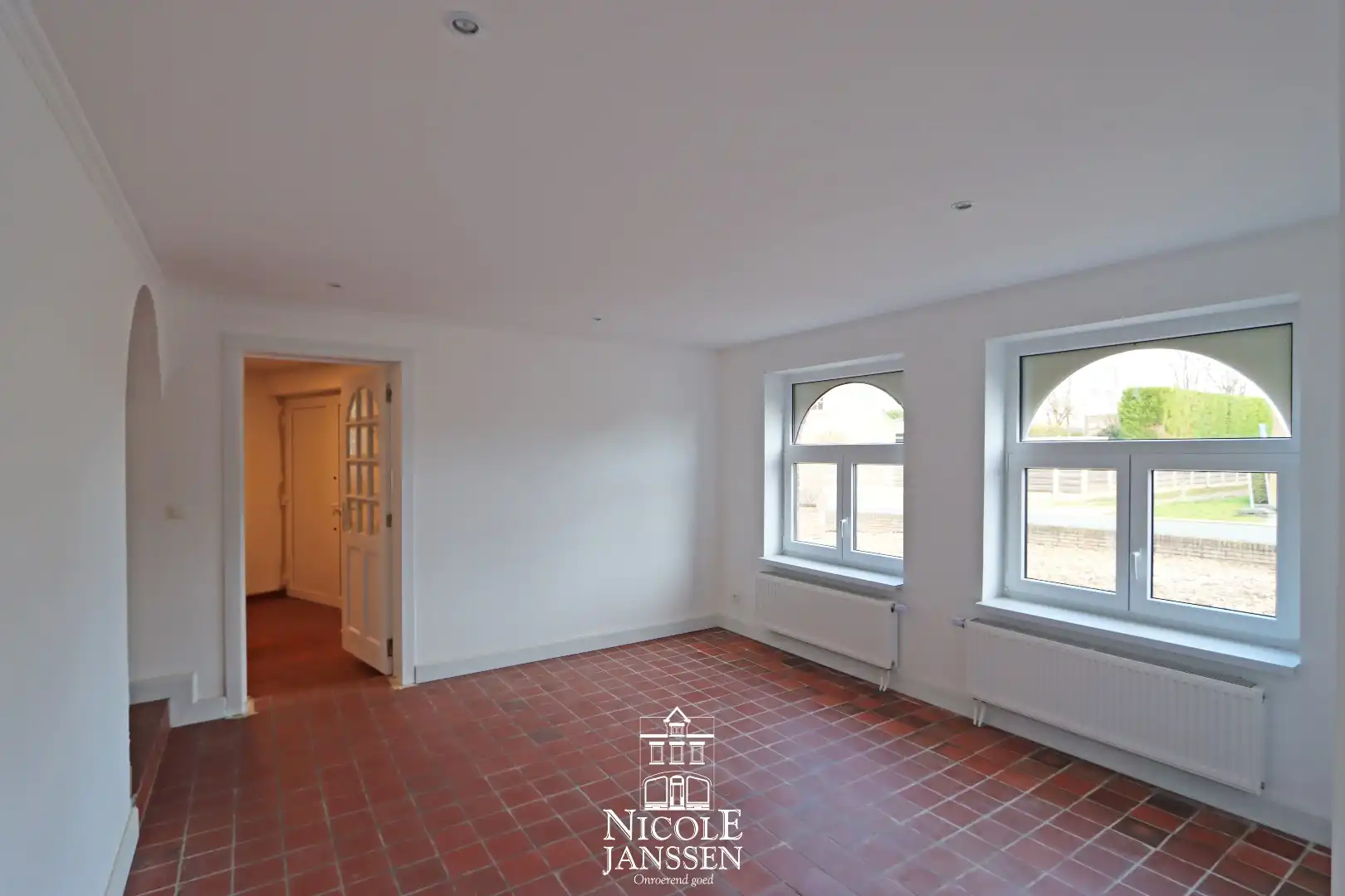 Ruime vrijstaande gezinswoning foto 4