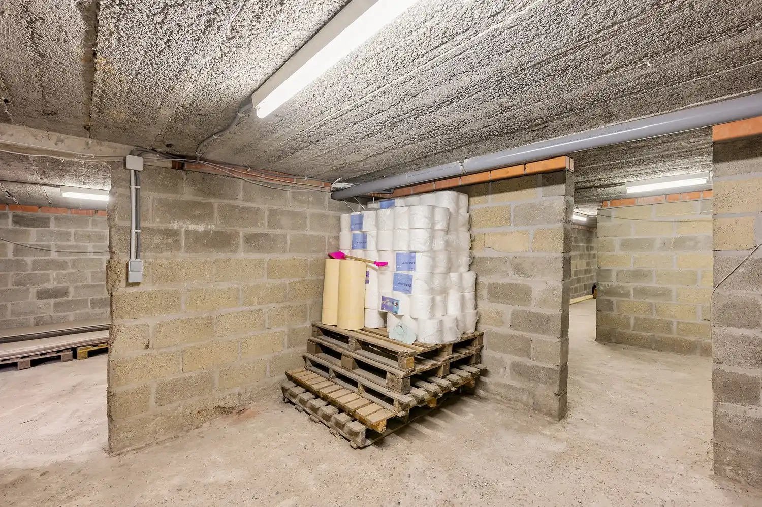 INSTAPKLARE WONING MET 3 SLAAPKAMERS + VOLLEDIG ONDERKELDERD foto 22