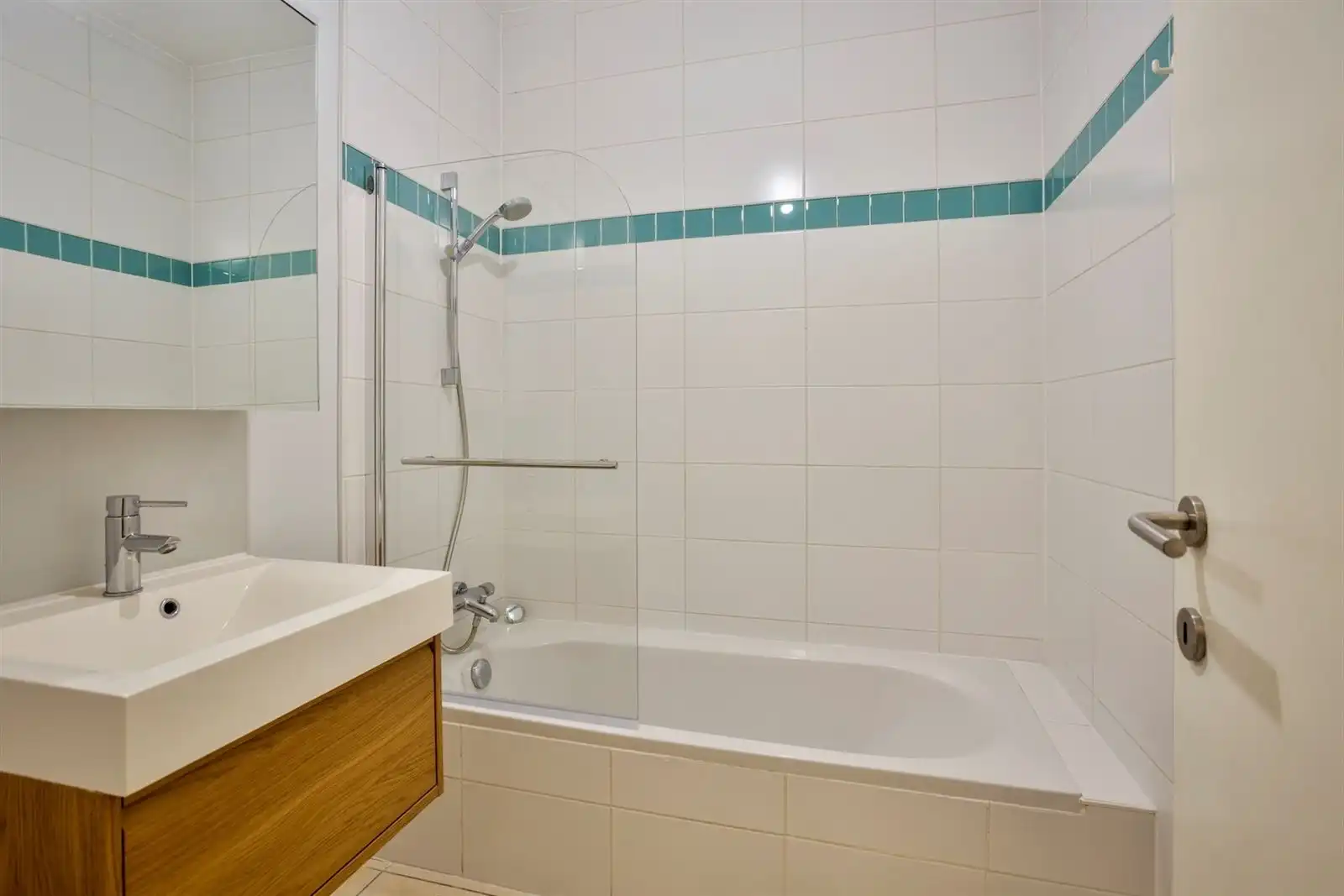 Stijlvol 2 slaapkamer appartement op toplocatie! foto 8