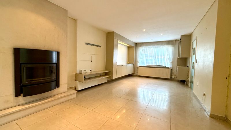 Gezellige te renoveren rijwoning met 4 kamers en garage foto 4