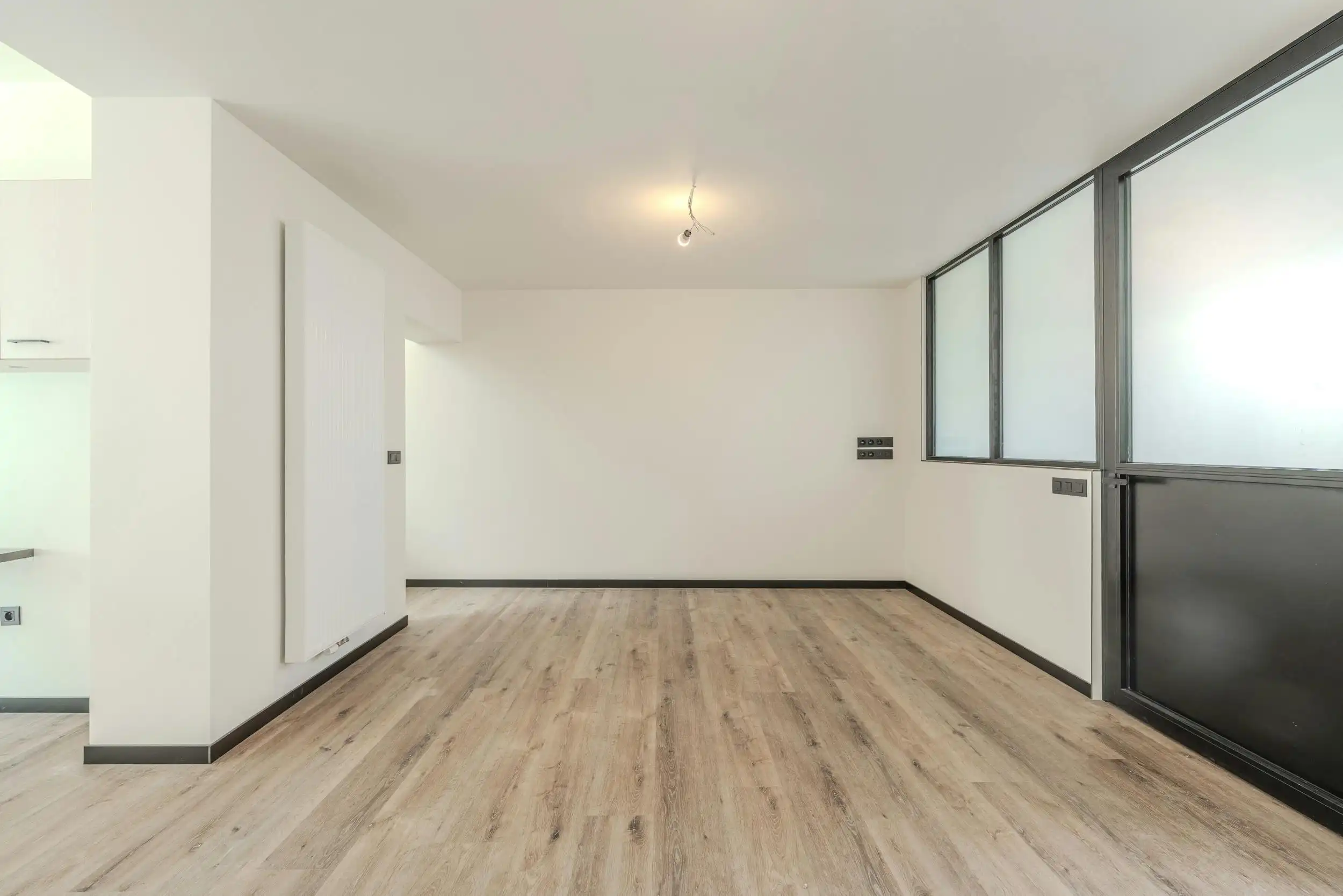 Totaal gerenoveerd huis te koop in hartje Ieper foto 6
