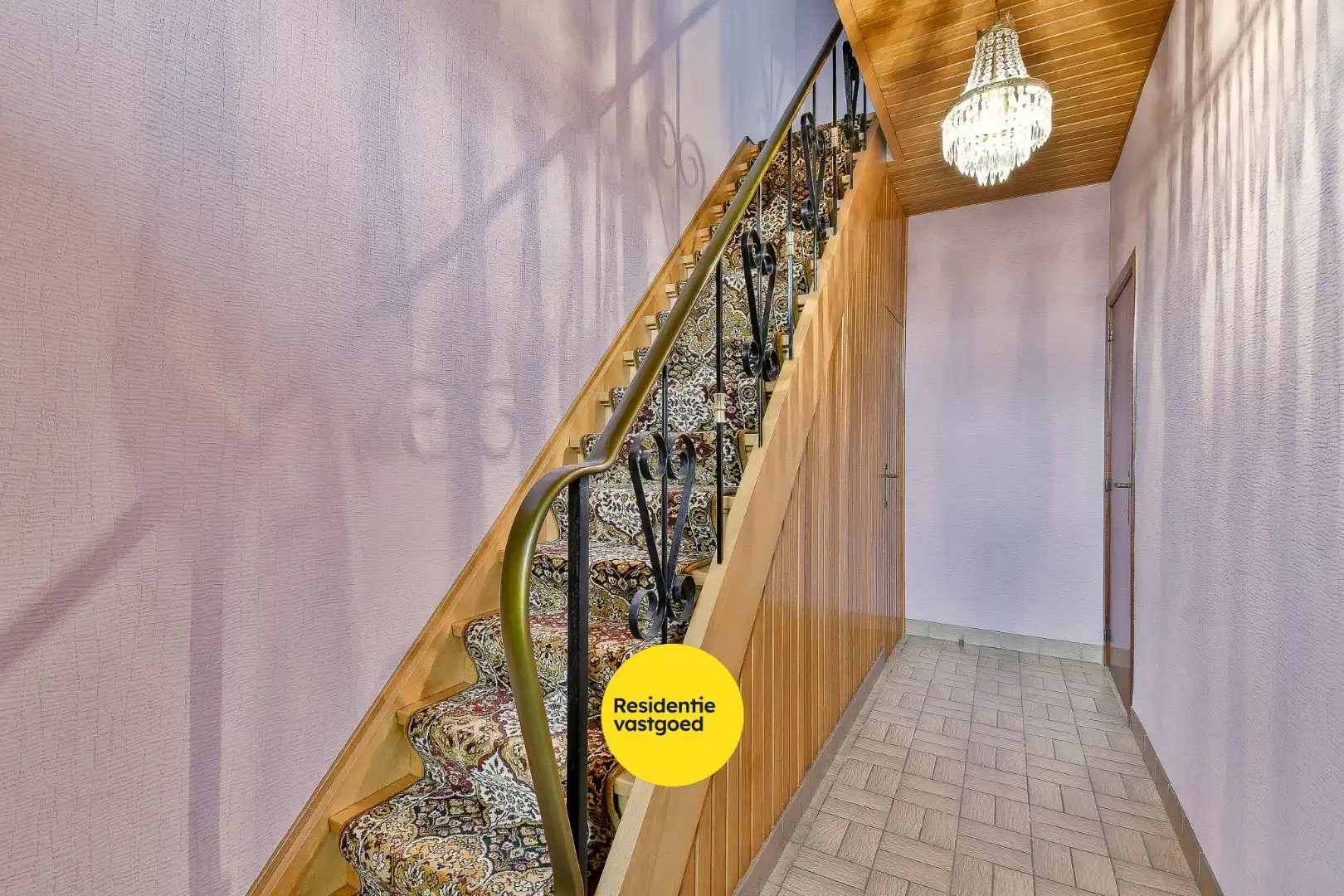 Rijwoning met veel potentieel op centrale ligging foto 11
