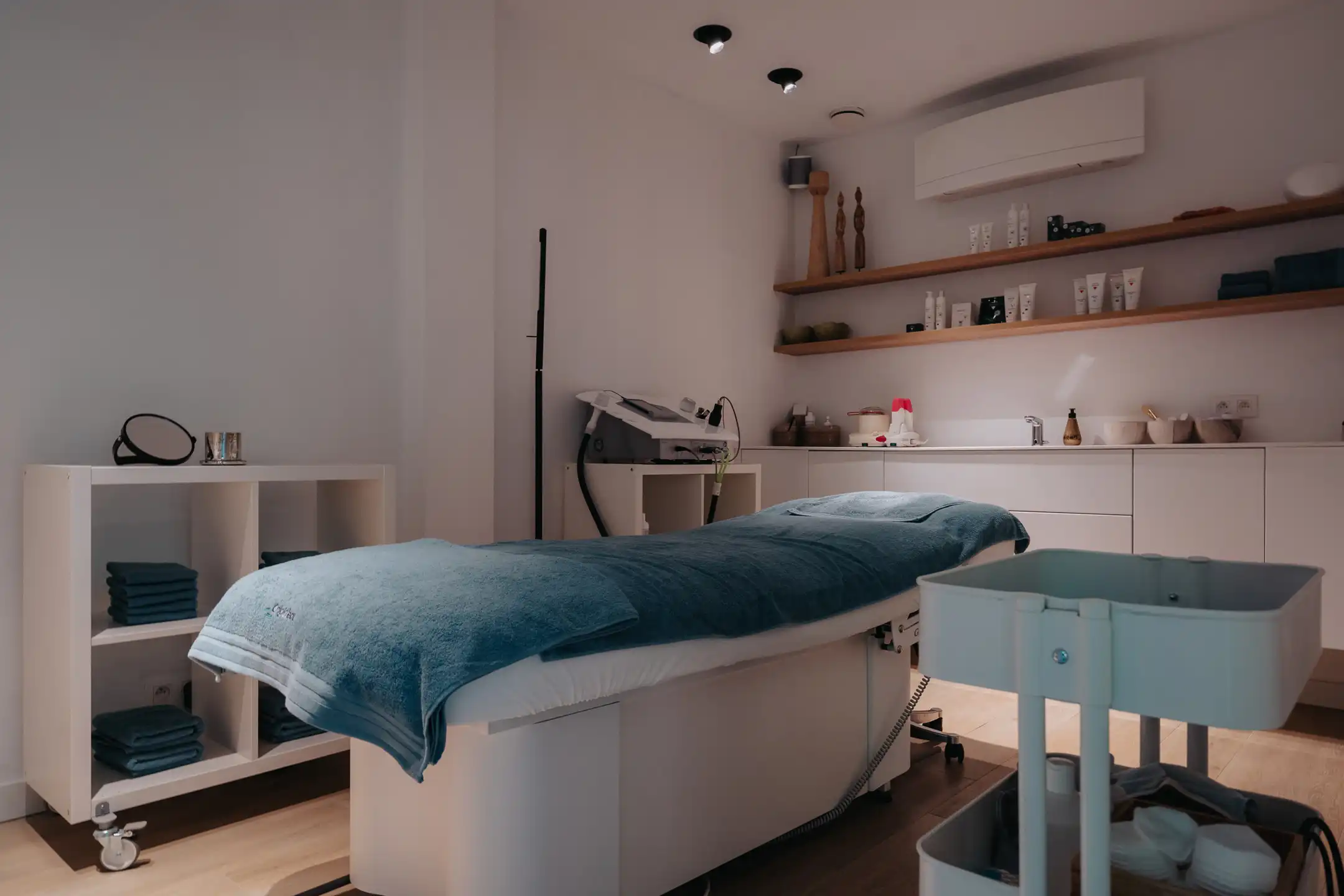 NIEUWERKERKEN – Commercieel pand met wellnessfaciliteiten foto 7